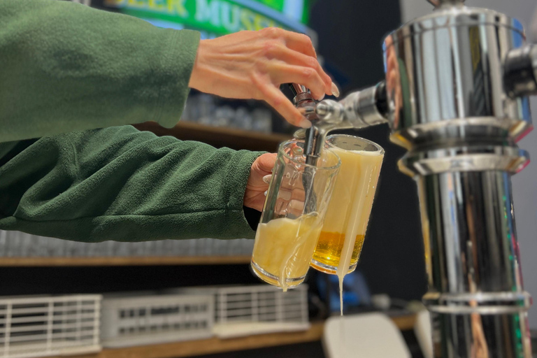 Prague : Visite du musée de la bière avec dégustation et embouteillage de bière