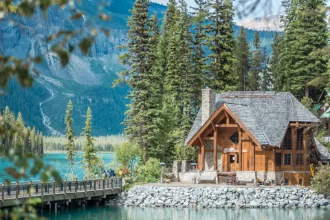 Banff Tour: Louise & Emerald Lake, Falls and Johnston Canyon