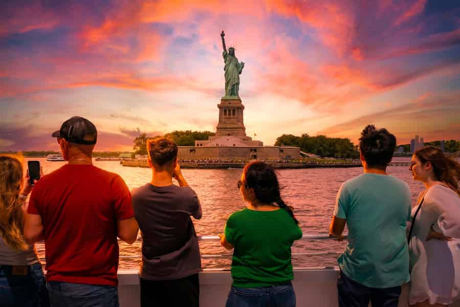 New York City: Golden-Hour-Bootsfahrt (2 Stunden). Foto: GetYourGuide New York City: Golden-Hour-Bootsfahrt (2 Stunden). Foto: GetYourGuide