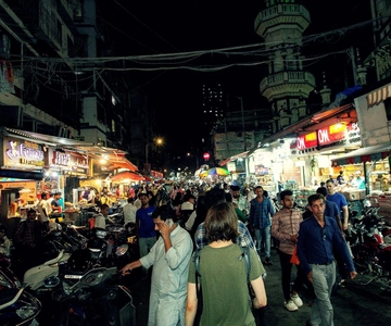 Mumbai: Street Food and Night Markets Tour