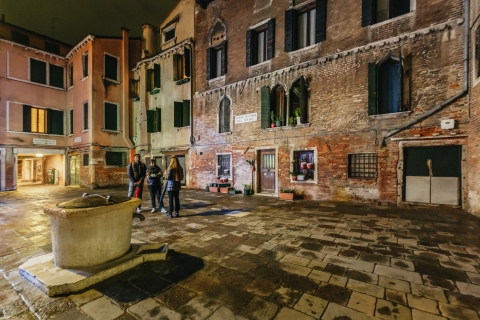 Venedig: Geister- und Legenden-RundgangRundgang mit Weinprobe und Häppchen auf Englisch