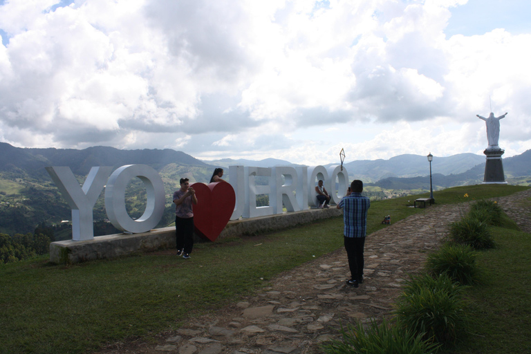 2-Day Tour: Jericho and Cerro Tusa 2-Day Tour: Jericho and Mount Tisa