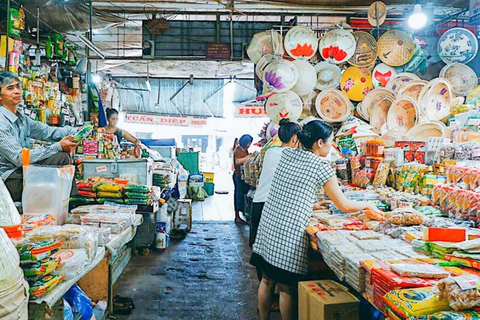 Hue: Excursão gastronómica a pé com serviço de busca no hotel e guia localTour gastronómico de rua em Hue de bicicleta