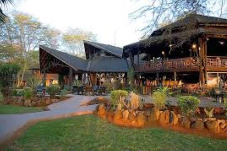 Nairobi: Amboseli National Park Day Tour with Lunch Amboseli National Park Day Trip with lunch private tour.