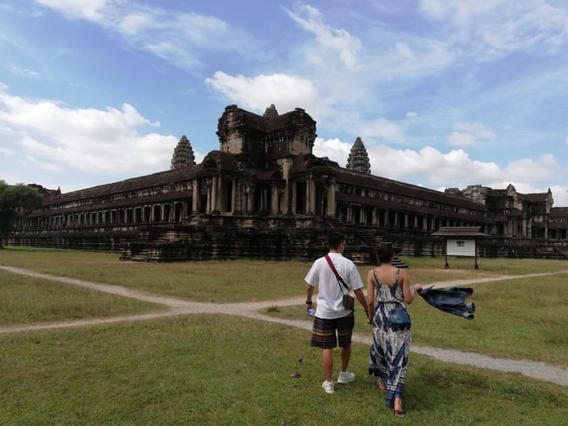 Two Days Tour Angkor Complex; Banteay Srei, and Kulen Hill