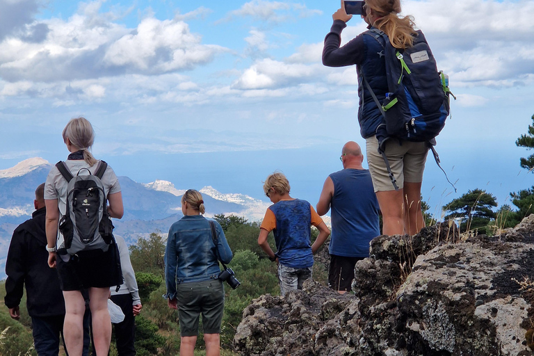 Vulkanen Etna: Etna Grand Tour med fyrhjuling med besök i grottor och lavaströmmar