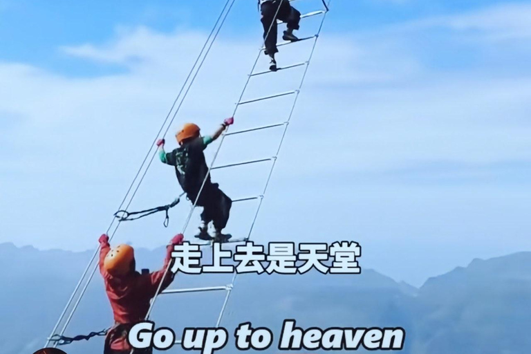 Zhangjiajie: Qixing Mountain & Tianmen Night 1-Day Tour