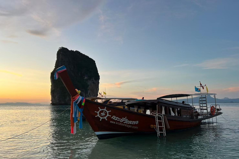 4 Insel Sonnenaufgang Privates luxuriöses Vintage-Boot