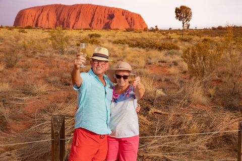 From Alice Springs: Day Trip to Uluru with BBQ Dinner