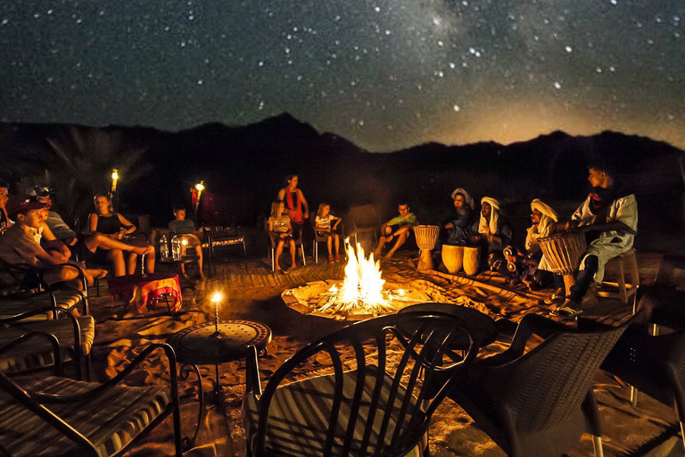 Depuis Marrakech : dîner dans le désert d'Agafay et balade en chameau au coucher du soleil