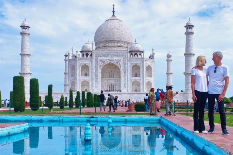 Agra: Taj Mahal und Mausoleum Tour mit Skip-the-Line EintrittAuto mit Fahrer + Reiseführer + Eintrittskarte