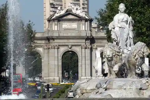 Private Full-day Tour of Madrid Most Important Monuments