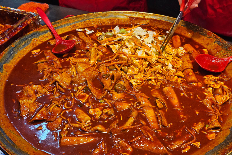 Busan: Kimchi Kitchens Food Tour with 10+ Tastings