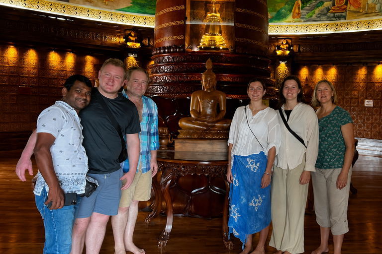 Sigiriya: Private Tuk-Tuk Local Food Tour with Hotel Pickup