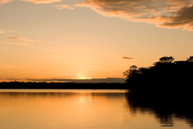 Puerto Maldonado: Sunset Boat Safari on Tambopata River