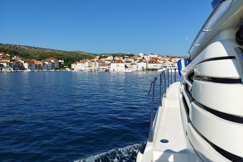 Split : Excursion d'une journée en yacht privé avec collations et boissons