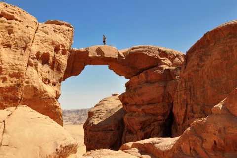 Au départ d'Aqaba et d'Amman : 2 jours de randonnée privée dans le Wadi RumDepuis Amman