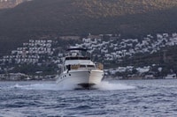 Bodrum, gira privada de MotoryAcht con paradas de natación y almuerzo - Housity