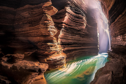 A la découverte des merveilles cachées : Un voyage à travers trois grottes