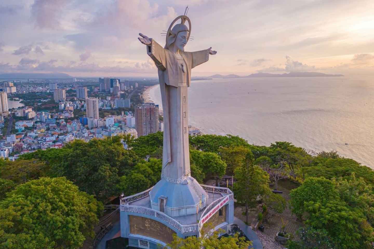 Vung Tau One-Day Tour from HCM City | Free Hotel Pick-up - Day Tour | Vung Tau Tour from HCMCITY