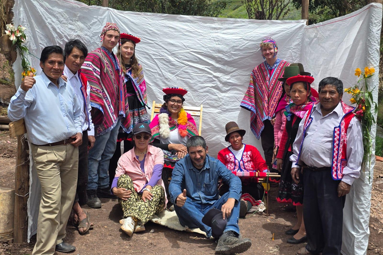 Flavor and Culture in Parcarhuasi: Ancestral Textiles and Pachamanca Banquet