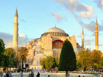 Excursión a Estambul Majestuoso y Crucero en Yate por el Bósforo al Atardecer