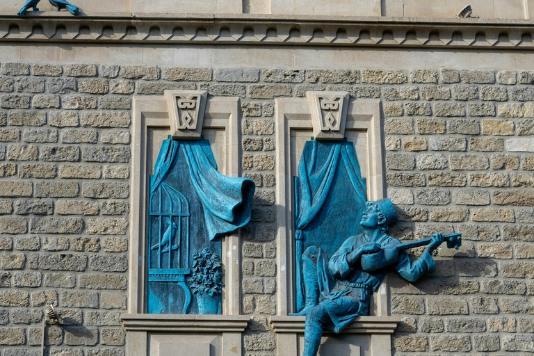 Baku: Old City Walking Tour with Vintage Photos