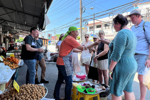 Thailändsk matlagningskurs med marknadsturné trädgårdsturnéThailändsk matlagningskurs med marknadsrundtur och fruktprovning