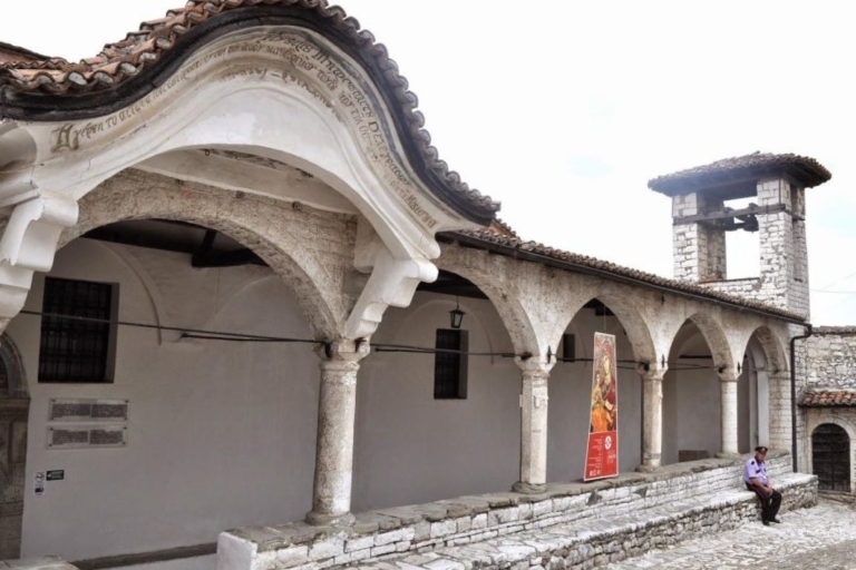Visite culinaire, vinicole et quotidienne à Berat