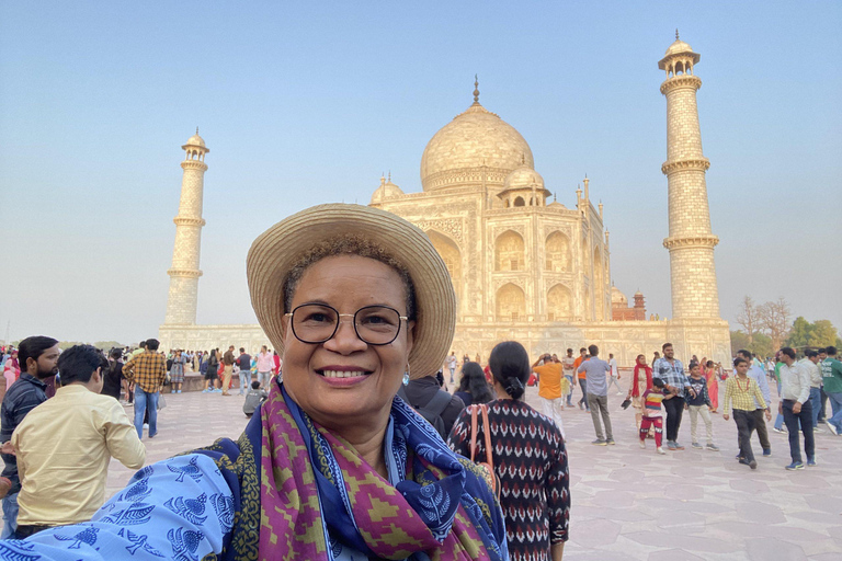 From Delhi: Taj Mahal Sunrise and Elephant Conservation Tour