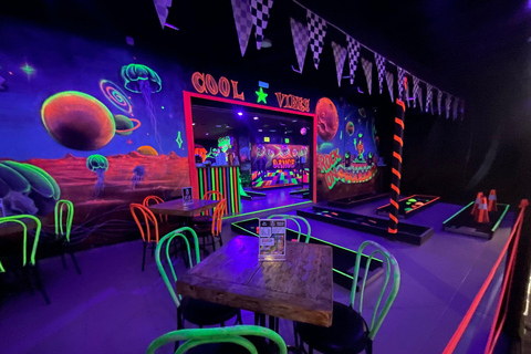 Costa Teguise: Indoor 15 Hole UV Neon Mini Golf Experience