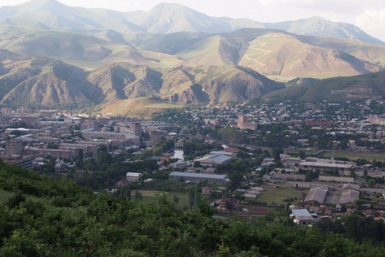 De los monasterios al lago Una aventura de un día en Armenia