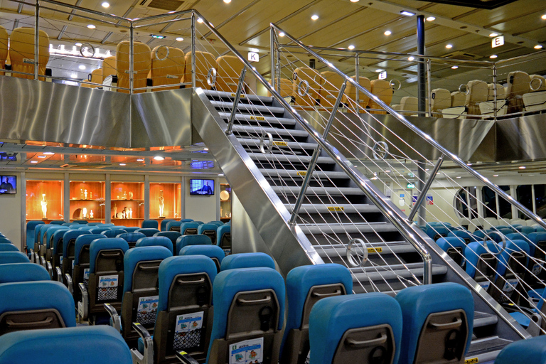 Mykonos: Ferry Journey Between Mykonos and Naxos Naxos → Mykonos (One Way)