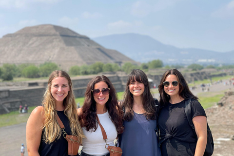 Pyramides de Teotihuacan et déjeuner chez ma grand-mèrePyramides de Teotihuacan et déjeuner chez mon Gandma