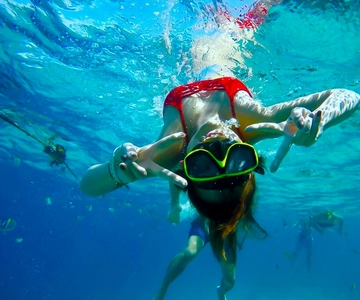 Phuket: Deluxe Phi Phi Tour by Speedboat & Lunch Buffet