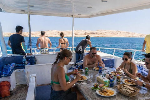 Marsa Alam: Coral Reef Snorkeling Cruise Lunch & Transfer