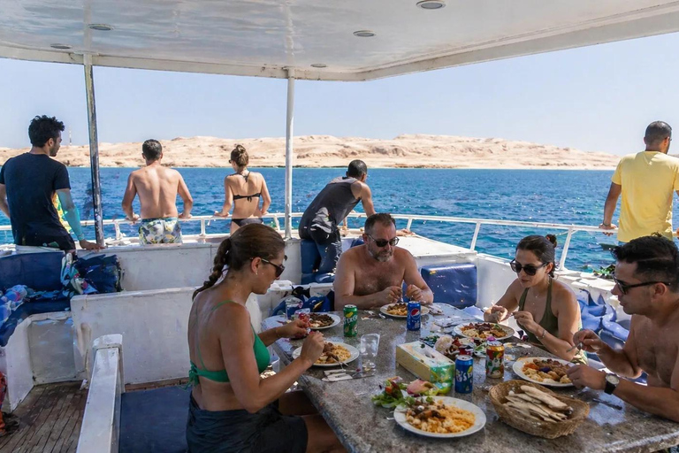 Marsa Alam: Coral Reef Snorkeling Cruise Lunch & Transfer