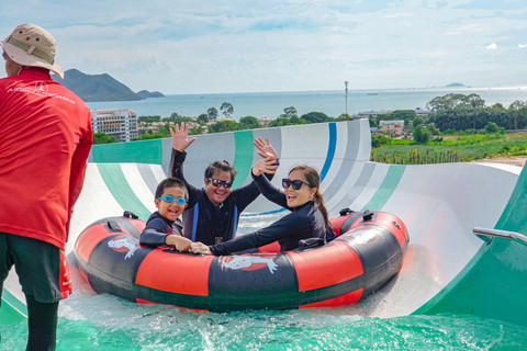 Pattaya: Columbia Pictures Aquaverse Ticket & Hotel Transfer