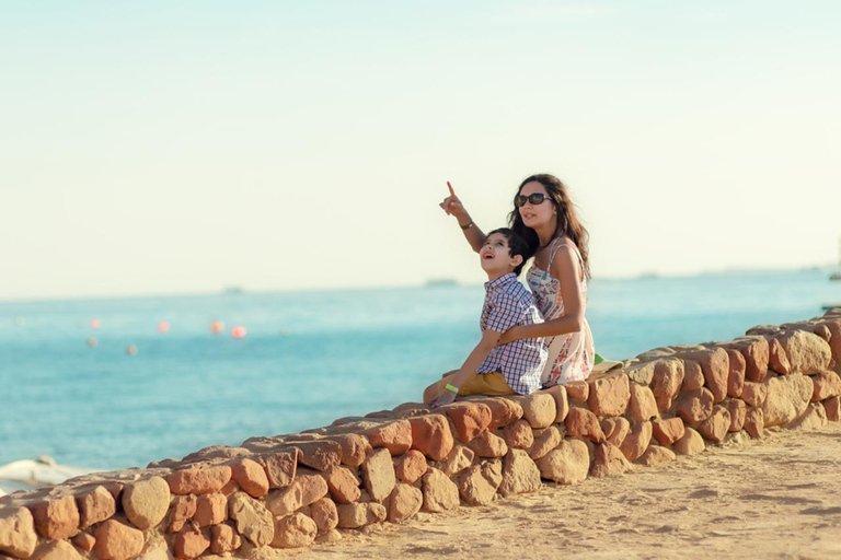 Heraklion: Private Photoshoot in Old Town and Harbour Premium: 50 photos | 60 mins