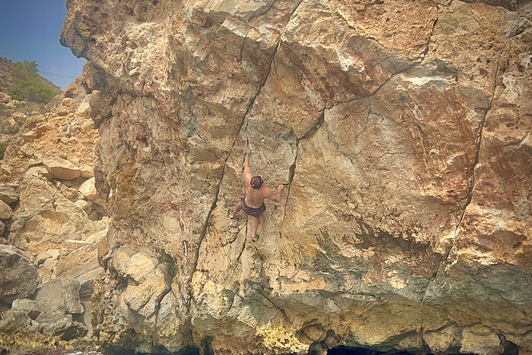 Granada: Deep Water Soloing in Calahonda Pier