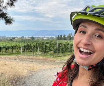 Kelowna: Wine Tasting by E-bike, Smartphone Guide & Lunch