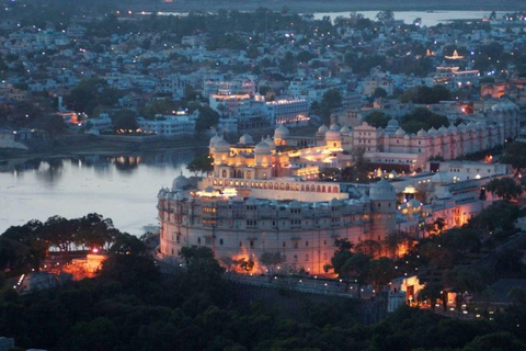Udaipur: 2-Day Private Tour with Guide & Boat Ride