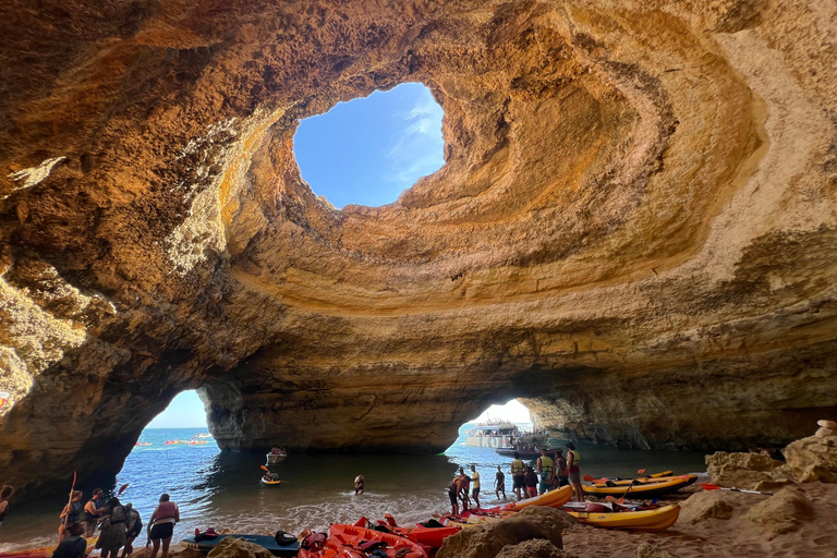 Von Lissabon aus: Tagestour an der Algarve mit Benagil-Höhlenkreuzfahrt