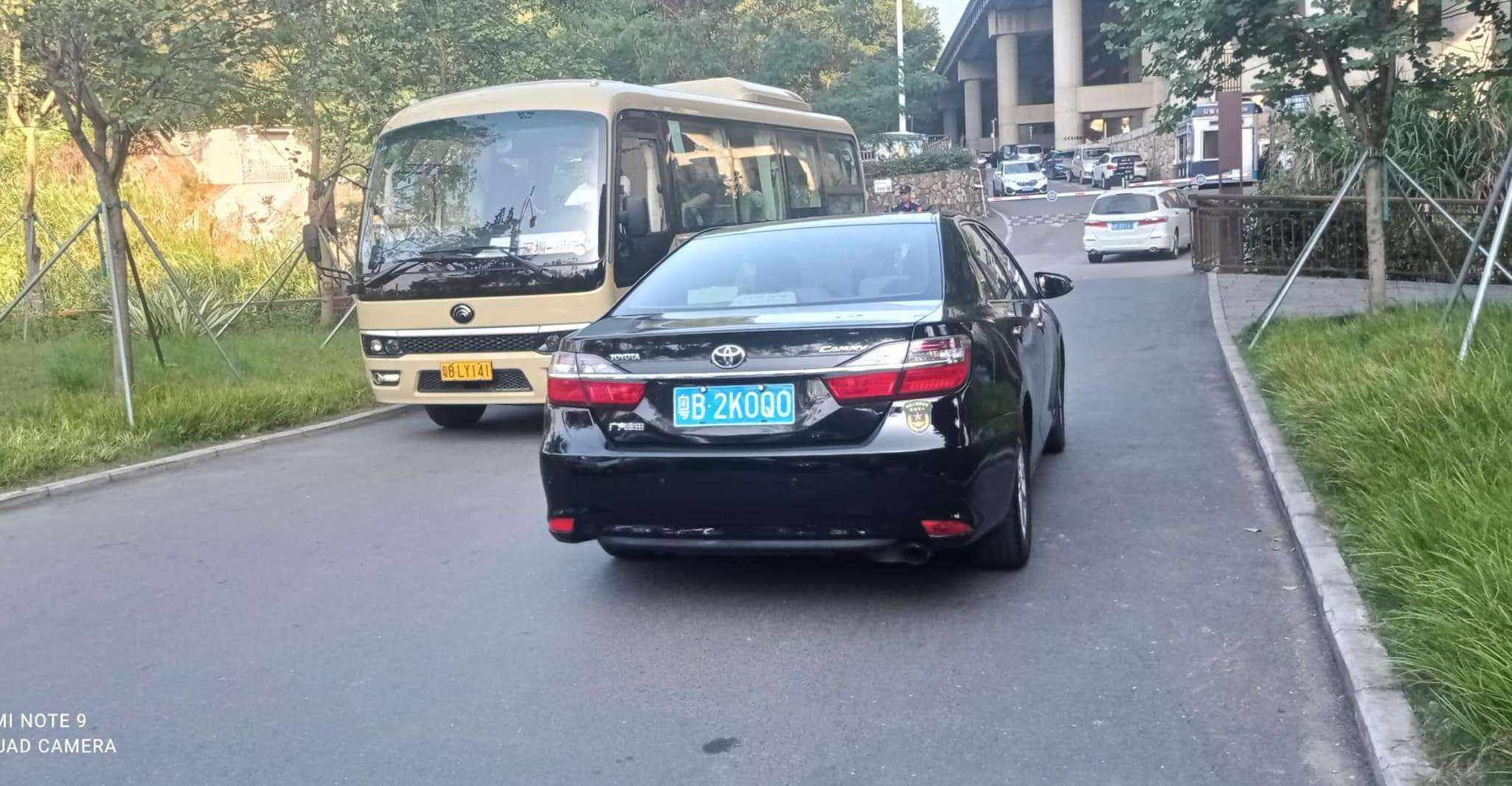 在深圳,每天1天的汽车雇用司机(11小时) - Hizvo