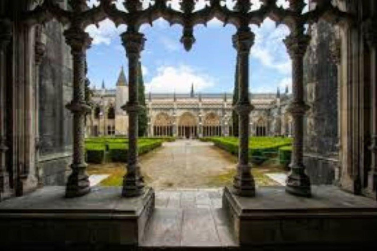 From Lisbon: Medieval Tour, Batalha, Tomar, Alcobaça, Óbidos Private Tour Option