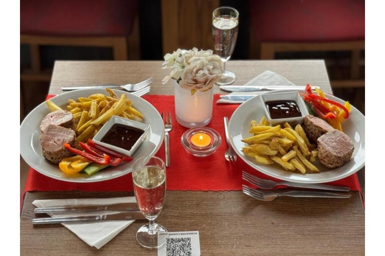 Evening cruise through Prague with 3-course served menu