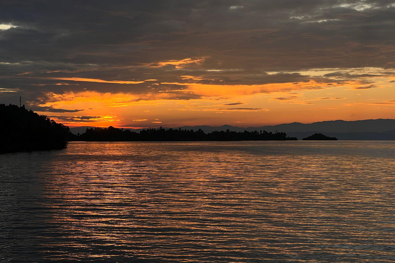 Kigali: Wycieczka 1-dniowa nad jezioro Kivu z rejsem statkiem i lunchem