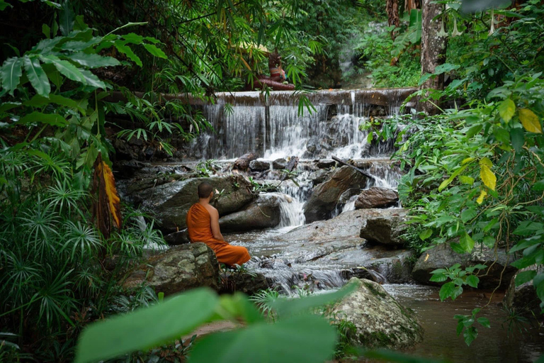 Chiang Mai: Doi Suthep Sunset & Hidden Temple with Guide