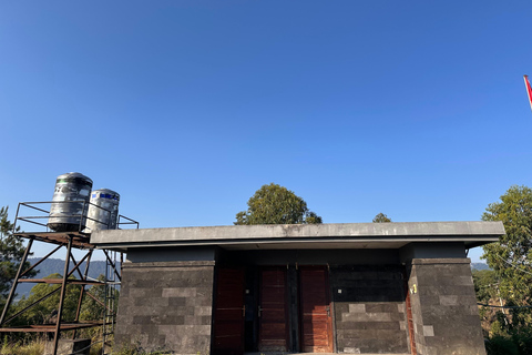 Esperienza in jeep o trekking all'alba sul Monte Batur + colazioneMonte Batur: escursione all'alba con colazione (punto d'incontro)