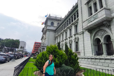 Tour of La Aurora Zoo, Historic Center, and Ciudad Cayalá in Guatemala